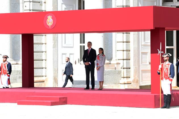 The King and Queen Welcome the President of the French Republic, Emmanuel Macron, and the First Lady with Honors King Felipe VI and Queen Letizia await the arrival of the President of the French Republic, Emmanuel Macron, and First Lady Brigitte Macron at the Royal Palace on September 29, 2026, in Madrid, Spain. This state visit will serve to highlight and strengthen the ties and bilateral relations between the two countries. ROYALTY PRESIDENCY HONORS PRESIDENT KING QUEEN ROYAL PALACE José Madrid Madrid Spain  Copyright: xJosÃ xOlivax 7807878