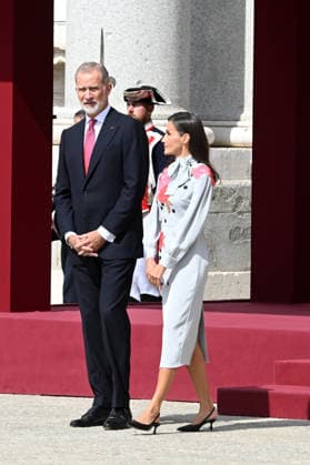 The King and Queen Welcome the President of the French Republic, Emmanuel Macron, and the First Lady with Honors King Felipe VI and Queen Letizia await the arrival of the President of the French Republic, Emmanuel Macron, and First Lady Brigitte Macron at the Royal Palace on September 29, 2026, in Madrid, Spain. This state visit will serve to highlight and strengthen the ties and bilateral relations between the two countries. ROYALTY PRESIDENCY HONORS PRESIDENT KING QUEEN ROYAL PALACE José Madrid Madrid Spain  Copyright: xJosÃ xOlivax 7807884