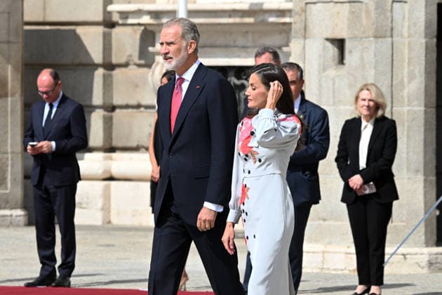 The King and Queen Welcome the President of the French Republic, Emmanuel Macron, and the First Lady with Honors King Felipe VI and Queen Letizia await the arrival of the President of the French Republic, Emmanuel Macron, and First Lady Brigitte Macron at the Royal Palace on September 29, 2026, in Madrid, Spain. This state visit will serve to highlight and strengthen the ties and bilateral relations between the two countries. ROYALTY PRESIDENCY HONORS PRESIDENT KING QUEEN ROYAL PALACE José Madrid Madrid Spain  Copyright: xJosÃ xOlivax 7807888