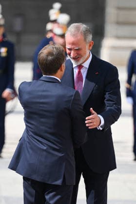 State visit to Spain of French Presidential couple - Welcome Ceremony French President Emmanuel Macron and Spanish King Felipe VI pictured during welcome ceremony at Royal Palace in Madrid, Spain on September 29, 2026. French Presidential couple pays a two-day state visit to Spain. Photo by Eliot Blondet ABACAPRESS.COM Madrid Spain  Copyright: xBlondetxEliot ABACAx