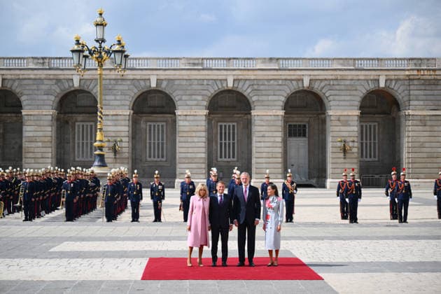 State visit to Spain of French Presidential couple - Welcome Ceremony French President Emmanuel Macron and his wife Brigitte Macron, Spanish King Felipe VI, Spanish Queen Letizia pictured during welcome ceremony at Royal Palace in Madrid, Spain on September 29, 2026. French Presidential couple pays a two-day state visit to Spain. Photo by Eliot Blondet ABACAPRESS.COM Madrid Spain  Copyright: xBlondetxEliot ABACAx