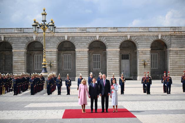 State visit to Spain of French Presidential couple - Welcome Ceremony French President Emmanuel Macron and his wife Brigitte Macron, Spanish King Felipe VI, Spanish Queen Letizia pictured during welcome ceremony at Royal Palace in Madrid, Spain on September 29, 2026. French Presidential couple pays a two-day state visit to Spain. Photo by Eliot Blondet ABACAPRESS.COM Madrid Spain  Copyright: xBlondetxEliot ABACAx