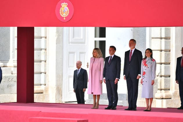 State visit to Spain of French Presidential couple - Welcome Ceremony French President Emmanuel Macron and his wife Brigitte Macron, Spanish King Felipe VI, Spanish Queen Letizia pictured during welcome ceremony at Royal Palace in Madrid, Spain on September 29, 2026. French Presidential couple pays a two-day state visit to Spain. Photo by Eliot Blondet ABACAPRESS.COM Madrid Spain  Copyright: xBlondetxEliot ABACAx