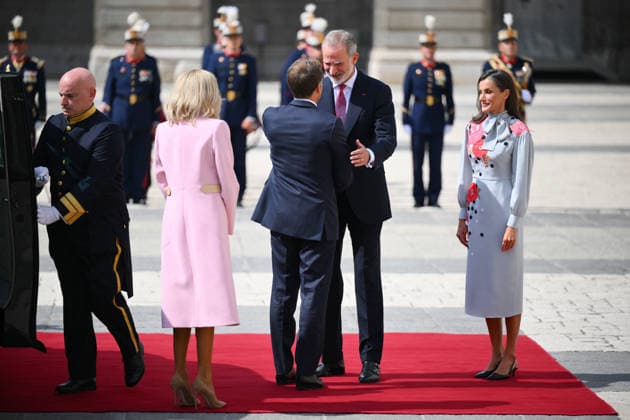 State visit to Spain of French Presidential couple - Welcome Ceremony French President Emmanuel Macron and his wife Brigitte Macron, Spanish King Felipe VI, Spanish Queen Letizia pictured during welcome ceremony at Royal Palace in Madrid, Spain on September 29, 2026. French Presidential couple pays a two-day state visit to Spain. Photo by Eliot Blondet ABACAPRESS.COM Madrid Spain  Copyright: xBlondetxEliot ABACAx