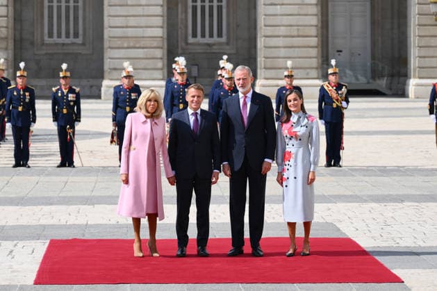 State visit to Spain of French Presidential couple - Welcome Ceremony French President Emmanuel Macron and his wife Brigitte Macron, Spanish King Felipe VI, Spanish Queen Letizia pictured during welcome ceremony at Royal Palace in Madrid, Spain on September 29, 2026. French Presidential couple pays a two-day state visit to Spain. Photo by Eliot Blondet ABACAPRESS.COM Madrid Spain  Copyright: xBlondetxEliot ABACAx