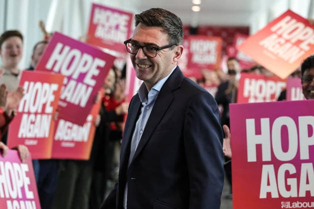 Labour Party Annual Conference Day Three Andy Burnham MP, Prime Minister of the United Kingdom Walks over the bridge of Hope Again during theLabour Party Annual Conference Day Three at Convention Centre, Liverpool, United Kingdom on 29 September 2026 (Photo by Mark Cosgrove News Images) Liverpool Convention Centre Merseyside United Kingdom Copyright: xMarkxCosgrove NewsxImagesx