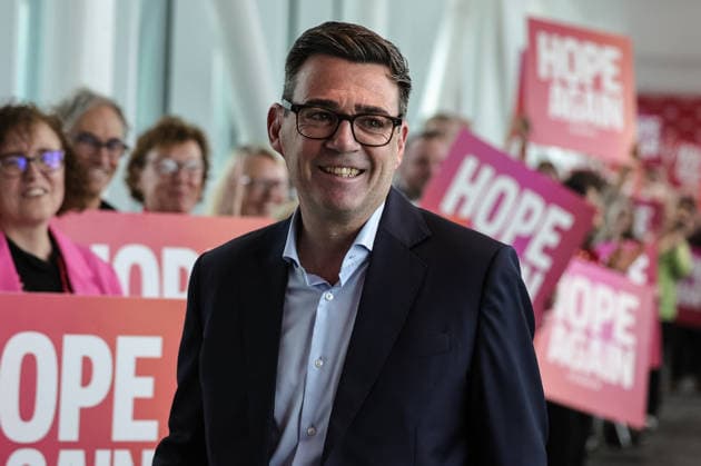 Labour Party Annual Conference Day Three Andy Burnham MP, Prime Minister of the United Kingdom Walks over the bridge of Hope Again during theLabour Party Annual Conference Day Three at Convention Centre, Liverpool, United Kingdom on 29 September 2026 (Photo by Mark Cosgrove News Images) Liverpool Convention Centre Merseyside United Kingdom Copyright: xMarkxCosgrove NewsxImagesx