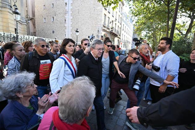Public sector workers strike in Paris ahead of 2027 budget presentation PARIS, FRANCE - SEPTEMBER 29 : Jean-Luc Melenchon, candidate of the leftist La France Insoumise (LFI) party for France s 2027 presidential election, LFI MP and National Assembly Vice-President Clemence Guette, and MP Farida Amrani participate in a rally during nationwide public sector strikes and demonstrations ahead of the 2027 draft budget presentation, on September 29, 2026 in Paris, France. Mustafa Yalcin Anadolu Paris France. Editorial use only. Please get in touch for any other usage.  Copyright: x2026xAnadoluxMustafaxYalcinx
