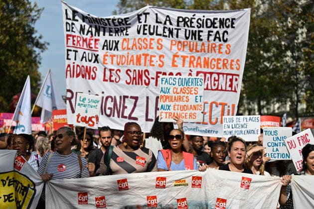 Public sector workers strike in Paris ahead of 2027 budget presentation PARIS, FRANCE - SEPTEMBER 29 : Jean-Luc Melenchon, candidate of the leftist La France Insoumise (LFI) party for France s 2027 presidential election, LFI MP and National Assembly Vice-President Clemence Guette, and MP Farida Amrani participate in a rally during nationwide public sector strikes and demonstrations ahead of the 2027 draft budget presentation, on September 29, 2026 in Paris, France. Mustafa Yalcin Anadolu Paris France. Editorial use only. Please get in touch for any other usage.  Copyright: x2026xAnadoluxMustafaxYalcinx