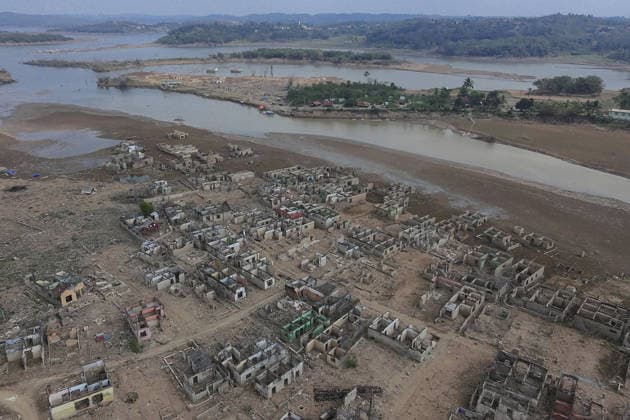Submerged Somang village re-emerges as water recedes at Karian Dam in Banten, Indonesia LEBAK, INDONESIA — SEPTEMBER 29: An aerial view show the submerged Somang village emerging as water levels recede at Karian Dam in Lebak, Banten, Indonesia, on September 29, 2026. The drop in water levels, amid a prolonged dry season and El Nino conditions, has revealed the ruins of homes and other structures belonging to the village, which was submerged following the construction of the dam. Agoes Rudianto Anadolu Lebak Indonesia. Editorial use only. Please get in touch for any other usage.  Copyright: x2026xAnadoluxAgoesxRudiantox