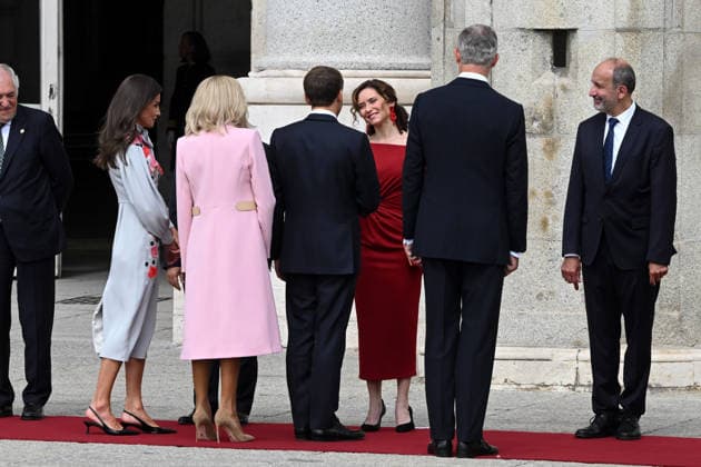 The King and Queen welcome the President of the French Republic, Emmanuel Macron, and the First Lady with full honors. Queen Letizia, the First Lady, Brigitte Macron, the President of the French Republic, Emmanuel Macron, and King Felipe VI greet the President of the Community of Madrid, Isabel Díaz Ayuso, during the reception with honors at the Royal Palace on September 29, 2026, in Madrid, Spain. This state visit will serve to highlight and strengthen the ties and bilateral relations between the two countries. ROYALTY José Madrid Madrid Spain Copyright: xJosà xOlivax 7808191