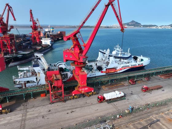 Antarctic Long-distance Fishing Vessel The SHEN LAN Antarctic ocean fishing vessel was unloaded with Antarctic krill powder at the Dongliang Port in Lianyungang, Jiangsu Province, China on September 29, 2026. Lianyungang Jiangsu China  Copyright: xCFOTOx i1790711248960