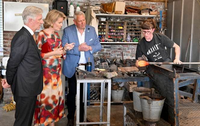Royal Visit To The Province Of Liege SERAING, BELGIUM - SEPTEMBER 29: King Philippe and Queen Mathilde are visiting the province of Liège. The King and Queen visit the Val Saint Lambert crystal factory, which is celebrating its 200th anniversary this year. Following a presentation on the history and redevelopment of the site, the King and Queen will tour the museum and view the famous Vase of the Nine Provinces. The visit concludes with a glassblowing demonstration in the workshop. September 29, 2026 in Seraing, Belgium, 29 09 2026 Seraing Belgium  Copyright: xBertxVanxDenxBrouckex