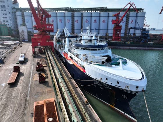 Antarctic Long-distance Fishing Vessel The SHEN LAN Antarctic ocean fishing vessel was unloaded with Antarctic krill powder at the Dongliang Port in Lianyungang, Jiangsu Province, China on September 29, 2026. Lianyungang Jiangsu China  Copyright: xCFOTOx i1790711249906