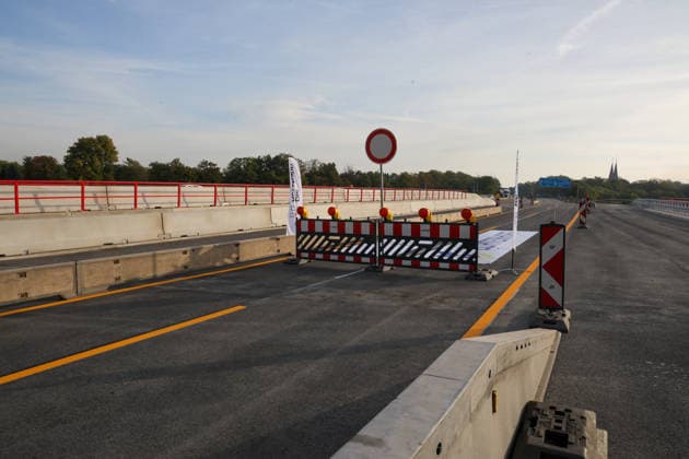 Record construction time for four new bridges at the Herne highway interchange; rapid construction method; press conference held by Autobahn GmbH; record construction time; a first in Germany was the construction of the bridges using prefabricated components; road closure; the bridge is still closed; Herne, North Rhine-Westphalia, DEU, Germany, September 29, 2026