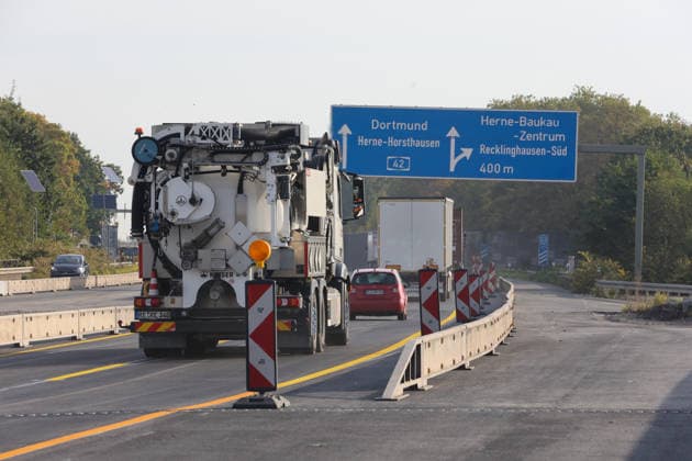 Record construction time for four new bridges at the Herne highway interchange; rapid construction method; press conference by Autobahn GmbH; record construction time; a first in Germany was the construction of the bridges using prefabricated components; traffic will resume as usual on the A42 immediately after the bridges open; Herne, North Rhine-Westphalia, DEU, Germany, September 29, 2026