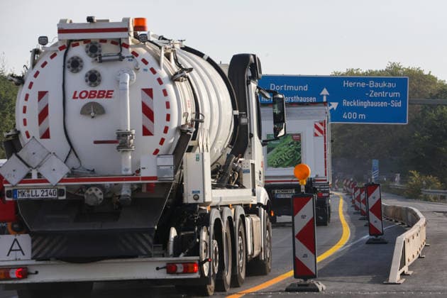 Record construction time for four new bridges at the Herne highway interchange; rapid construction method; press conference by Autobahn GmbH; record construction time; a first in Germany was the construction of the bridges using prefabricated components; traffic will resume as usual on the A42 immediately after the bridges open; Herne, North Rhine-Westphalia, DEU, Germany, September 29, 2026