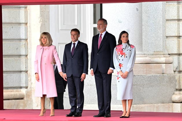 The King and Queen welcome with honors the President of the French Republic, Emmanuel Macron, and First Lady Brigitte Macron. Emmanuel Macron, King Felipe VI, and Queen Letizia during the reception with honors at the Royal Palace on September 29, 2026, in Madrid, Spain. This state visit will serve to highlight and strengthen the ties and bilateral relations between the two countries. ROYALTY José Madrid Madrid Spain  Copyright: xJosÃ xOlivax 7808218