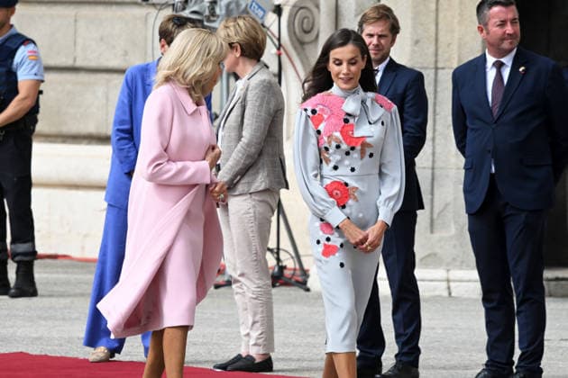 The King and Queen Welcome the President of the French Republic, Emmanuel Macron, and the First Lady with Full Honors. First Lady Brigitte Macron and Queen Letizia during the reception with full honors at the Royal Palace on September 29, 2026, in Madrid, Spain. This state visit will serve to highlight and strengthen the ties and bilateral relations between the two countries. ROYALTY José Madrid Madrid Spain  Copyright: xJosÃ xOlivax 7808211