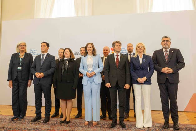 September 29, 2026 Press Conference: Slavkov Group 002 Family photo with Federal Minister for Europe, Integration, and Family at the Federal Chancellery, Claudia Plakolm (ÖVP), on September 29, 2026, at the press conference held on the occasion of the 2026 Western Balkans Conference at the Federal Chancellery in Vienna, Vienna, Austria