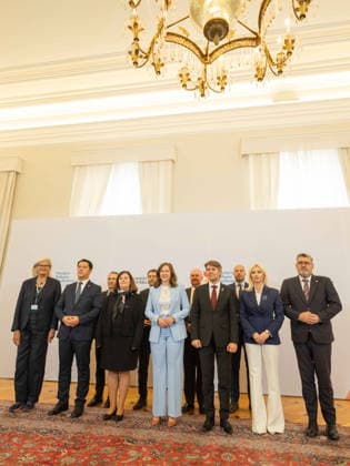 September 29, 2026, Slavkov Group Press Conference 003: Family photo with Federal Minister for Europe, Integration, and Family at the Federal Chancellery, Claudia Plakolm (ÖVP), on September 29, 2026, at the press conference held on the occasion of the 2026 Western Balkans Conference at the Federal Chancellery in Vienna, Vienna, Austria