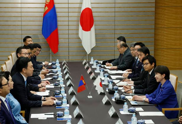 September 29, 2026, Tokyo, Japan: Mongolia s Prime Minister Nyam-Osoryn Uchral and Japan s Prime Minister Sanae Takaichi hold a talk in Tokyo, Japan. Tokyo Japan - ZUMAz114 20260929_zih_z114_002 Copyright: xPOOLx