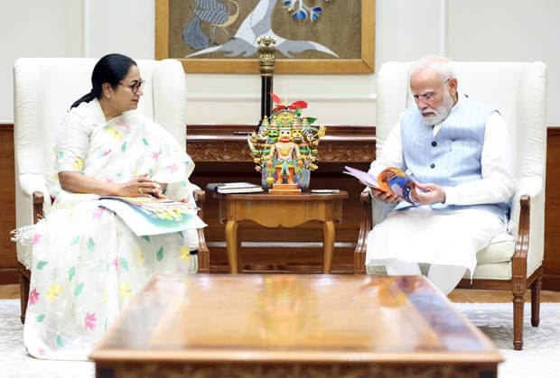 RECORD DATE NOT STATED CM Rekha Gupta meets PM Modi New Delhi, Sep 29 (ANI): Delhi Chief Minister Rekha Gupta calls on Prime Minister Narendra Modi, in New Delhi on Tuesday. (@PMOIndia X ANI Photo) NEW DELHI Delhi India Copyright: xANIx ANI_20260929264