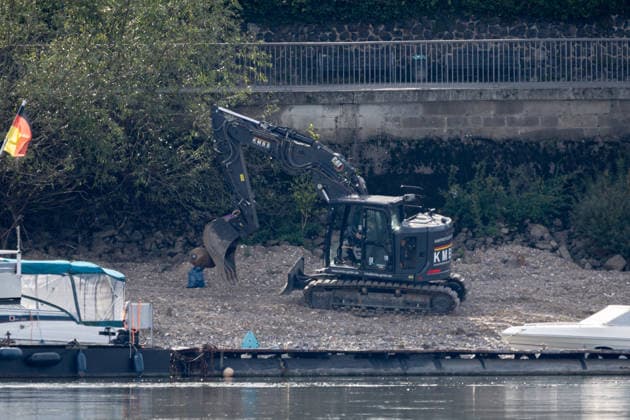 Bomb Disposal in Cologne-Rodenkirchen, September 29, 2026. The bomb was removed and must be detonated in a controlled manner at another location. View fr Copyright: xMarcxJohnx
