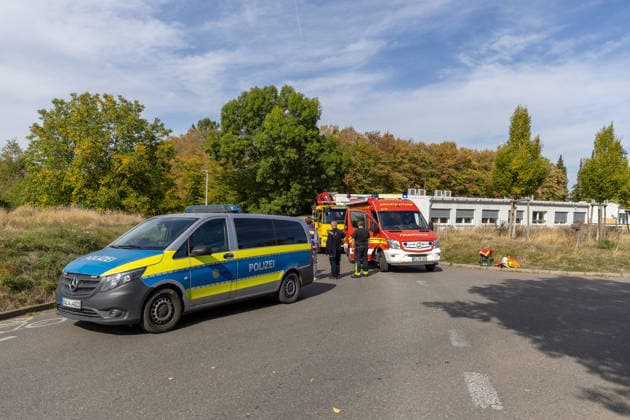 Emergency vehicle crashes into school container in Kreuzerfeld, Rottenburg am Neckar, on September 29, 2026, Emergency vehicle crashes into school container in Kreuzerfeld, Rottenburg am Neckar, September 29, 2026, emergency responders, police DROFITSCH EIBNER Copyright: xEibner-Pressefoto DimitrixDrofitx EP_ddh