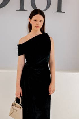 Mia Goth at the photocall for the Christian Dior Spring Summer 2027 Women s Ready-to-Wear Collection show during Paris Fashion Week (PFW) at the Tuileries Garden in Paris, France, on September 29, 2026. Olivier Borde, Bestimage. Photocall for the Christian Dior Spring Summer 2027 Women s Ready-to-Wear show as part of Paris Fashion Week on September 29, 2026, in Paris, France. Paris, France  Copyright: xOLIVIERxBORDEx xBESTIMAGExOLIVIERxBORDEx xBESTIMAGEx