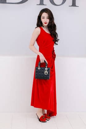 Dilraba Dilmurat at the photocall for the Christian Dior Spring Summer 2027 Women’s Ready-to-Wear Collection show during Paris Fashion Week (PFW) at the Tuileries Garden in Paris, France, on September 29, 2026. Olivier Borde, Bestimage. Photocall for the Christian Dior Women’s Ready-to-Wear Spring Summer 2027 show as part of Paris Fashion Week on September 29, 2026, in Paris, France. Paris, France  Copyright: xOLIVIERxBORDEx xBESTIMAGExOLIVIERxBORDEx xBESTIMAGEx