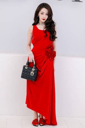 Dilraba Dilmurat at the photocall for the Christian Dior Spring Summer 2027 Women’s Ready-to-Wear Collection show during Paris Fashion Week (PFW) at the Tuileries Garden in Paris, France, on September 29, 2026. Olivier Borde, Bestimage. Photocall for the Christian Dior Women’s Ready-to-Wear Spring Summer 2027 show as part of Paris Fashion Week on September 29, 2026, in Paris, France. Paris, France  Copyright: xOLIVIERxBORDEx xBESTIMAGExOLIVIERxBORDEx xBESTIMAGEx