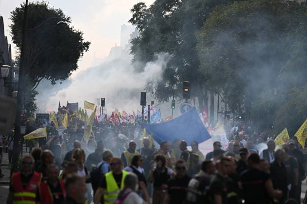 Firefighters gathered and marched through the French capital today. Among other things, they are calling for better staffing levels and more favourable working conditions in terms of both staff numbers and equipment. - 29 09 2026 - France Paris -  JulienxMattiax xLexPictorium LePictorium_0341345