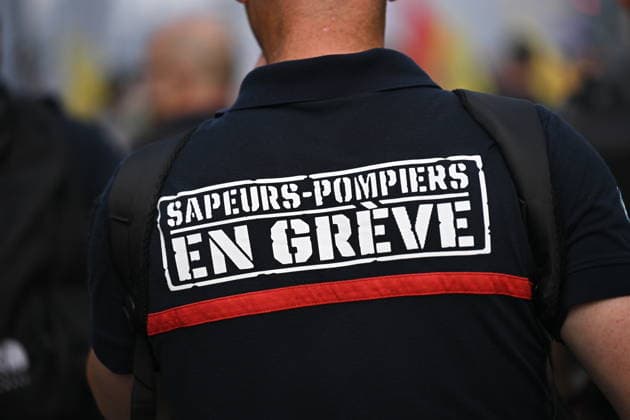 Firefighters gathered and marched through the French capital today. Among other things, they are calling for better staffing levels and more favourable working conditions in terms of both staff numbers and equipment. - 29 09 2026 - France Paris -  JulienxMattiax xLexPictorium LePictorium_0341347