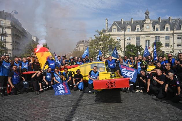 Firefighters gathered and marched through the French capital today. Among other things, they are calling for better staffing levels and more favourable working conditions in terms of both staff numbers and equipment. - 29 09 2026 - France Paris -  JulienxMattiax xLexPictorium LePictorium_0341348