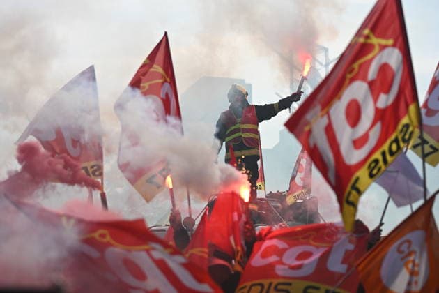 Firefighters gathered and marched through the French capital today. Among other things, they are calling for better staffing levels and more favourable working conditions in terms of both staff numbers and equipment. - 29 09 2026 - France Paris -  JulienxMattiax xLexPictorium LePictorium_0341354