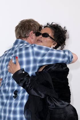 Jonathan Anderson and Rihanna at the backstage photocall for the Dior Women s Ready-to-Wear Spring Summer 2027 Collection fashion show during Paris Fashion Week, September 29, 2026. Olivier Borde, Bestimage. Greeting at the Dior Women’s Ready-to-Wear Spring Summer 2027 Collection fashion show during Paris Fashion Week, September 29, 2026, Paris, France.  Copyright: xOLIVIERxBORDEx xBESTIMAGExOLIVIERxBORDEx xBESTIMAGEx