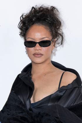 Rihanna at the backstage photocall for the Dior Women s Ready-to-Wear Spring Summer 2027 Collection fashion show during Paris Fashion Week, September 29, 2026 Olivier Borde Bestimage Greeting at the Dior Women s Ready-to-Wear Spring Summer 2027 Collection fashion show during Paris Fashion Week, September 29, 2026, Paris, France  Copyright: xOLIVIERxBORDEx xBESTIMAGExOLIVIERxBORDEx xBESTIMAGEx