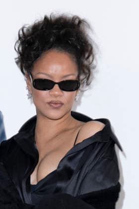 Rihanna at the backstage photocall for the Dior Women s Ready-to-Wear Spring Summer 2027 Collection fashion show during Paris Fashion Week, September 29, 2026 Olivier Borde Bestimage Greeting at the Dior Women s Ready-to-Wear Spring Summer 2027 Collection fashion show during Paris Fashion Week, September 29, 2026, Paris, France  Copyright: xOLIVIERxBORDEx xBESTIMAGExOLIVIERxBORDEx xBESTIMAGEx