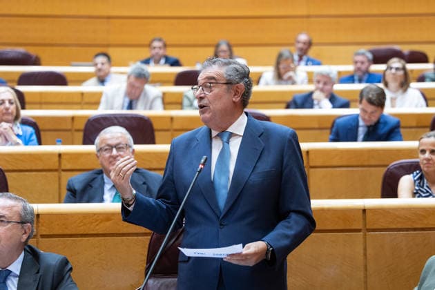 The Senate plenary session is debating a motion on Democratic Memory, with the housing crisis as the underlying issue. Popular Party Senator Gerardo Camps during a plenary session in the Senate on September 29, 2026, in Madrid, Spain. The opposition will debate a motion on the Democratic Memory Act and a proposal to establish a commission on Ceuta. In addition, various committees will examine initiatives on workplace inclusion for people with disabilities, Sahrawi nationality, and the ban on conversion therapy. SEPTEMBER 29, 2026 SENATE POLITICAL MINISTERS Jesús Hellí Madrid, Madrid, Spain Copyright: xJesusxHellinx 7808645