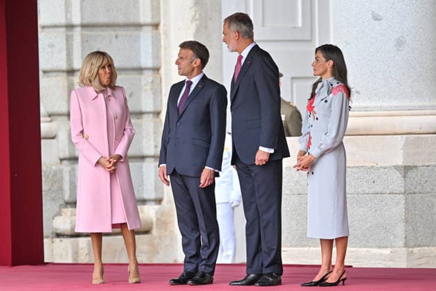 French President Emmanuel Macron and his wife, First Lady Brigitte Macron, are welcomed by King Felipe VI of Spain and Queen Letizia of Spain during an official ceremony at the Royal Palace in Madrid, as part of a state visit to Madrid, Spain, on September 29, 2020 Christian Liewig Bestimage French President Emmanuel Macron and his wife Brigitte Macron are welcomed by King Felipe VI of Spain and Queen Letizia at an official ceremony at the Royal Palace in Madrid during a state visit to Madrid, Spain, on September 29, 2026 Madrid, Spain Copyright: xChristianxLiewigx xBestimagexChristianxLiewigx xBestimagex