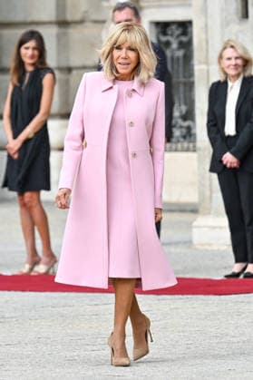 French President Emmanuel Macron and his wife, First Lady Brigitte Macron, are welcomed by King Felipe VI of Spain and Queen Letizia of Spain during an official ceremony at the Royal Palace in Madrid, as part of a state visit to Madrid, Spain, on September 29, 2020 Christian Liewig Bestimage French President Emmanuel Macron and his wife Brigitte Macron are welcomed by King Felipe VI of Spain and Queen Letizia at an official ceremony at the Royal Palace in Madrid during a state visit to Madrid, Spain, on September 29, 2026 Madrid, Spain Copyright: xChristianxLiewigx xBestimagexChristianxLiewigx xBestimagex