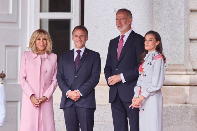 September 29, 2026, Madrid, Madrid, Spain: KING FELIPE VI of Spain and QUEEN LETIZIA of Spain welcome the President of the French Republic, EMMANUEL MACRON, and First Lady BRIGITTE MACRON on the occasion of their official visit Madrid Spain  - ZUMAc260 20260929_zep_c260_054 Copyright: xMikexChicorrox