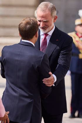 September 29, 2026, Madrid, Madrid, Spain: KING FELIPE VI of Spain and QUEEN LETIZIA of Spain welcome the President of the French Republic, EMMANUEL MACRON, and First Lady BRIGITTE MACRON on the occasion of their official visit Madrid Spain - ZUMAc260 20260929_zep_c260_020 Copyright: xMikexChicorrox