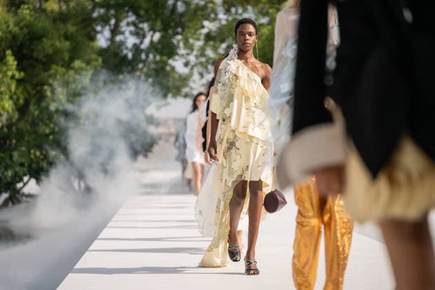 PFW - Dior Runway A model walks the runway during the Christian Dior Womenswear Spring Summer 2027 show as part of Paris Fashion Week on September 29, 2026 in Paris, France. Photo by Alexis Jumeau ABACAPRESS.COM Paris France  Copyright: xJumeauxAlexis ABACAx