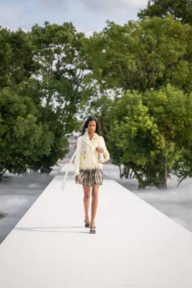 PFW - Dior Runway A model walks the runway during the Christian Dior Womenswear Spring Summer 2027 show as part of Paris Fashion Week on September 29, 2026 in Paris, France. Photo by Alexis Jumeau ABACAPRESS.COM Paris France  Copyright: xJumeauxAlexis ABACAx