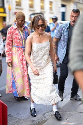 Jennifer Lopez goes shopping during Paris Fashion Week (PFW) in Paris, France, on September 29, 2026. Pierre Perusseau, Bestimage. Jennifer Lopez will be shopping during Paris Fashion Week (PFW) in Paris, France, on September 29, 2026. Paris, France  Copyright: xPierrexPerusseaux xBestimagexPierrexPerusseaux xBestimagex