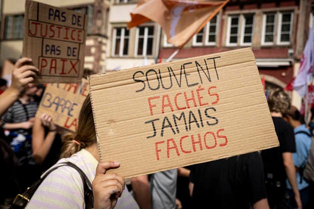 NEWS: Greve dans la fonction publique a Strasbourg. 29 09 2026 Manifestation des agents de la fonction publique a Strasbourg, le 29 septembre 2026, dans le cadre d une journee nationale de greve et de mobilisation. Le cortege est parti de la place Kleber et a defile dans les rues du centre-ville avant de rejoindre la place de la Republique.  Copyright: xelyxandroxcegarrax