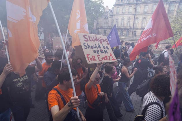 NEWS: Greve dans la fonction publique a Strasbourg. 29 09 2026 Manifestation des agents de la fonction publique a Strasbourg, le 29 septembre 2026, dans le cadre d une journee nationale de greve et de mobilisation. Le cortege est parti de la place Kleber et a defile dans les rues du centre-ville avant de rejoindre la place de la Republique.  Copyright: xelyxandroxcegarrax