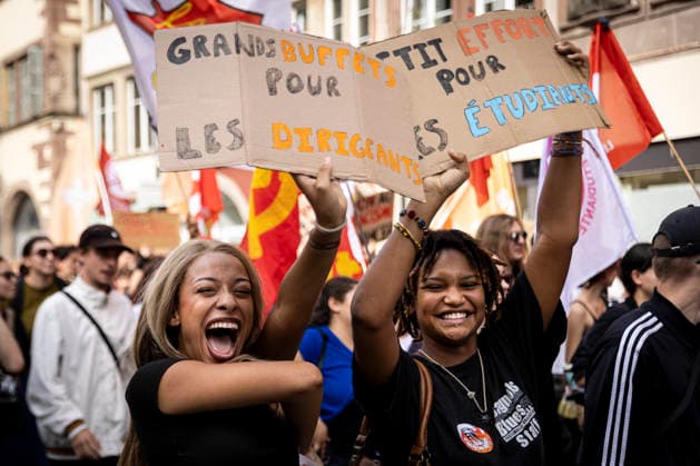 NEWS: Greve dans la fonction publique a Strasbourg. 29 09 2026 Manifestation des agents de la fonction publique a Strasbourg, le 29 septembre 2026, dans le cadre d une journee nationale de greve et de mobilisation. Le cortege est parti de la place Kleber et a defile dans les rues du centre-ville avant de rejoindre la place de la Republique.  Copyright: xelyxandroxcegarrax